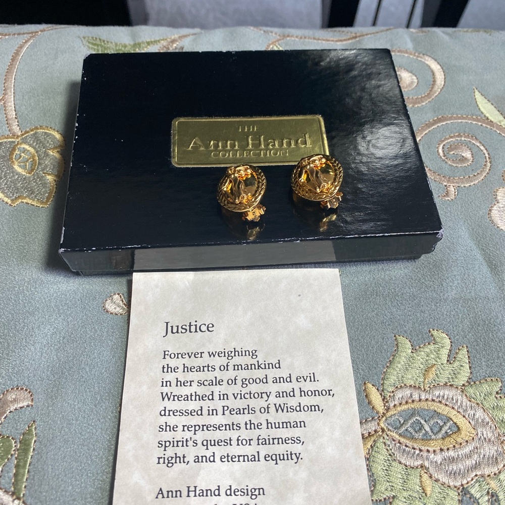Ann Hand Gold Earrings Lady Justice